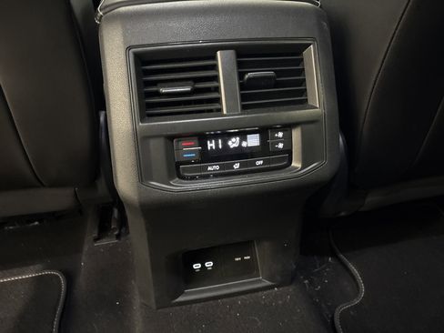 Used 2022 Volkswagen Atlas SE w/ Black Wheel Package image 14