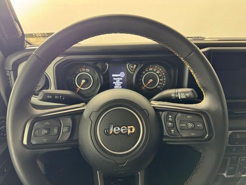 Used 2025 Jeep Gladiator Sport AWD/4WD image 22