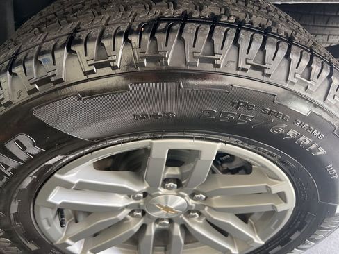 Used 2024 Chevrolet Colorado LT w/ LT Convenience Package image 30