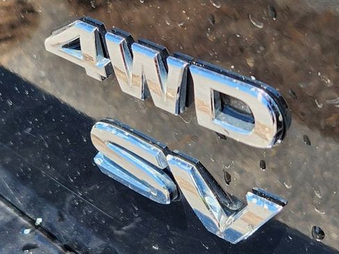 Used 2017 Nissan Pathfinder SV AWD/4WD image 10