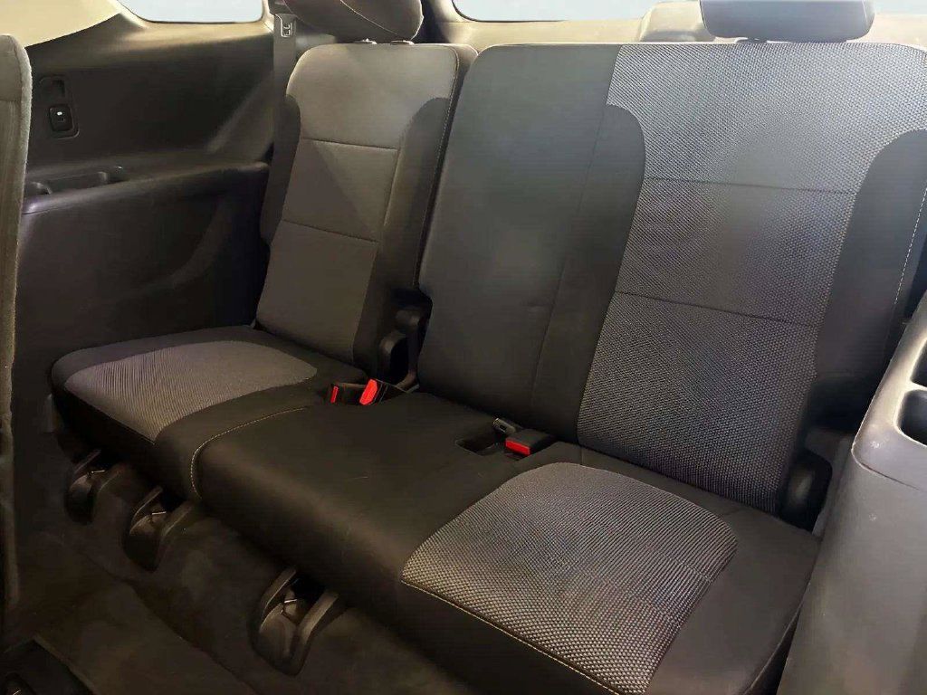 Used 2019 Chevrolet Traverse LS FWD image 11