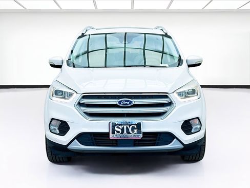 Used 2019 Ford Escape Titanium image 2