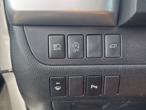 Used 2018 Toyota Highlander Limited image 23