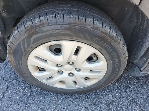 Used 2019 Dodge Journey SE image 12