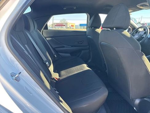 Used 2025 Hyundai Elantra Sport image 13