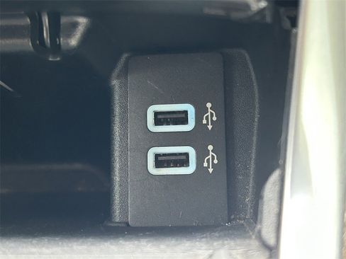 Used 2017 Ford Edge Titanium w/ Equipment Group 301A image 30