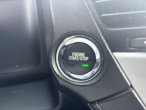 Used 2017 GMC Yukon SLT w/ Premium Edition AWD/4WD image 48
