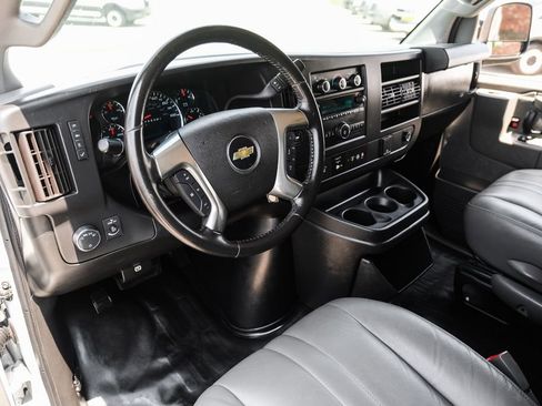 Used 2019 Chevrolet Express 3500 w/ Driver Convenience Package RWD image 2