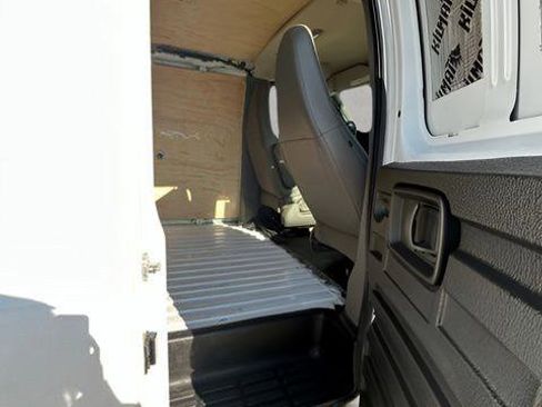 Used 2019 Chevrolet Express 3500 Extended RWD image 13