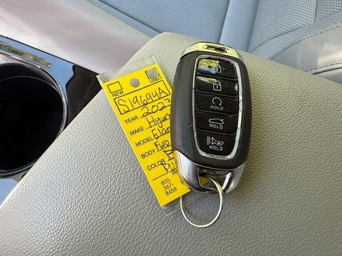 Used 2023 Hyundai Elantra Limited FWD image 27