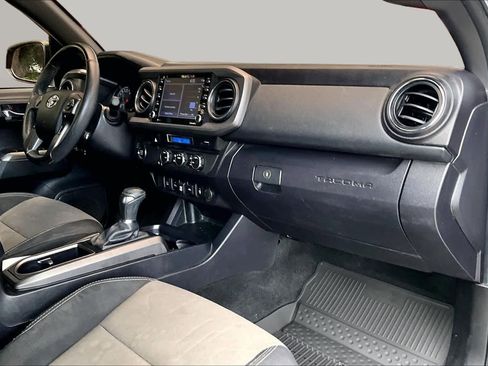 Used 2022 Toyota Tacoma TRD Sport RWD image 19