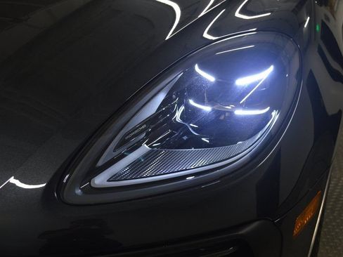 New 2026 Porsche Macan AWD/4WD image 11