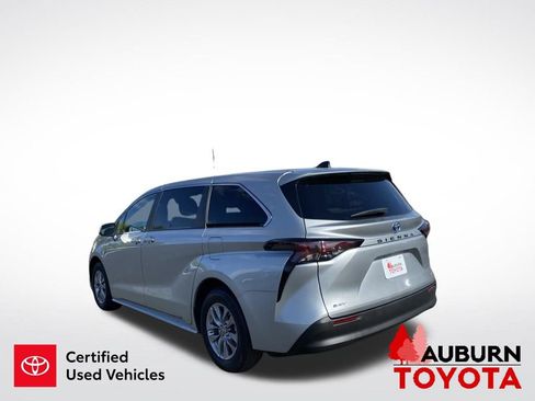 Certified 2025 Toyota Sienna LE FWD image 5