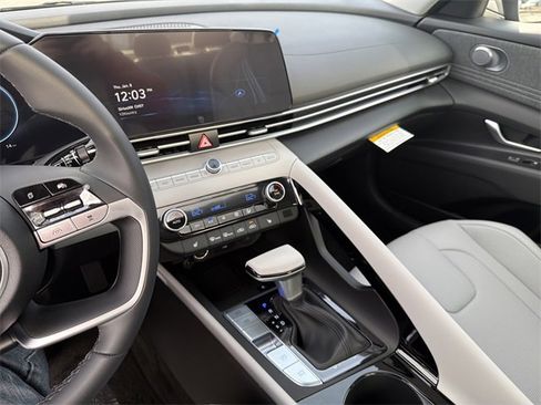 New 2026 Hyundai Elantra Limited image 26