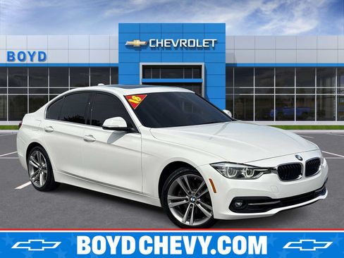 Used 2018 BMW 330i xDrive Sedan w/ Convenience Package AWD/4WD image 1