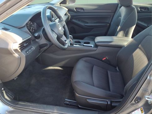 Used 2024 Nissan Altima 2.5 S image 11