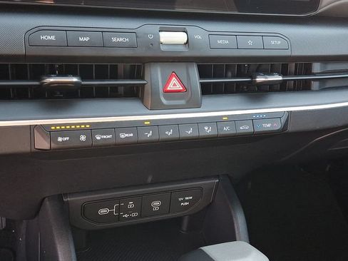 Certified 2025 Kia K4 FWD image 17