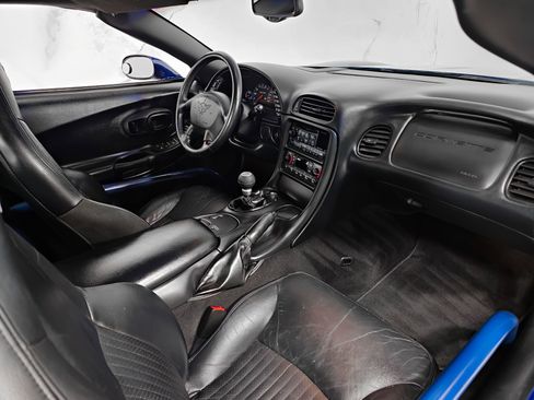Used 2004 Chevrolet Corvette Z06 w/ Z06 Preferred Equipment Group RWD image 16