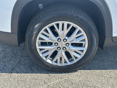 Used 2026 GMC Acadia Elevation w/ Elevation Premium Package FWD image 17