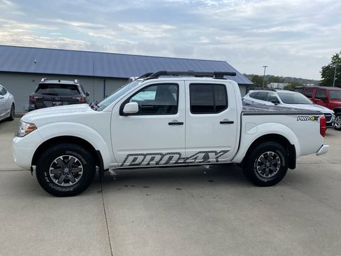Used 2020 Nissan Frontier PRO-4X w/ Pro-4x Utility Package image 3