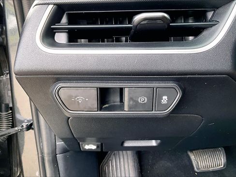 Used 2025 Kia K4 LXS image 33