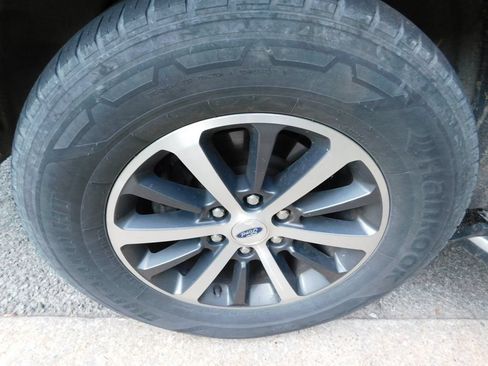 Used 2019 Ford Expedition Max XLT w/ Equipment Group 202A AWD/4WD image 8
