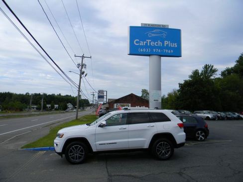Used 2019 Jeep Grand Cherokee Limited AWD/4WD image 9