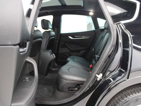 Used 2021 Maserati Levante image 36