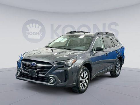 Used 2023 Subaru Outback Premium image 1