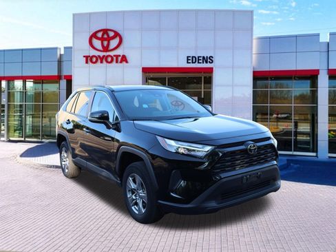 Used 2025 Toyota RAV4 XLE FWD image 1
