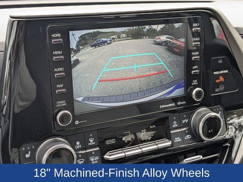 Used 2022 Toyota Highlander XLE image 23