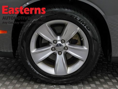 Used 2023 Dodge Challenger SXT image 30