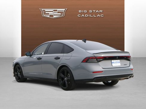 Used 2025 Honda Accord Sport image 3