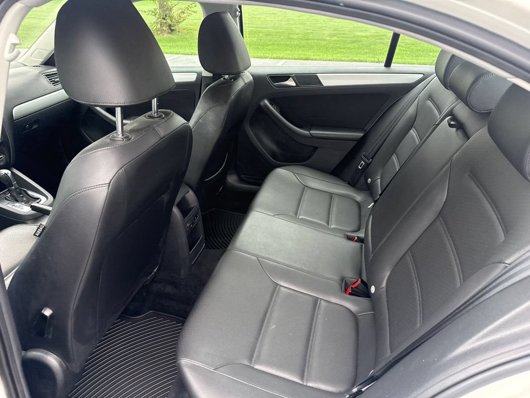 Used 2013 Volkswagen Jetta SE FWD image 11