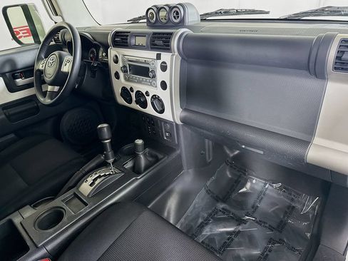 Used 2013 Toyota FJ Cruiser 4WD w/ Upgrade Pkg image 29
