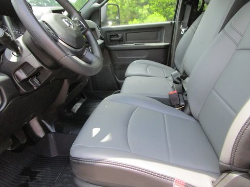 New 2026 RAM 2500 Tradesman w/ Chrome Appearance Group AWD/4WD image 27