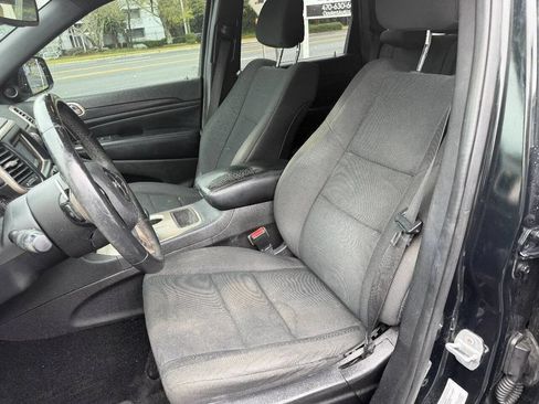 Used 2014 Jeep Grand Cherokee Laredo w/ Quick Order Package 23E AWD/4WD image 13