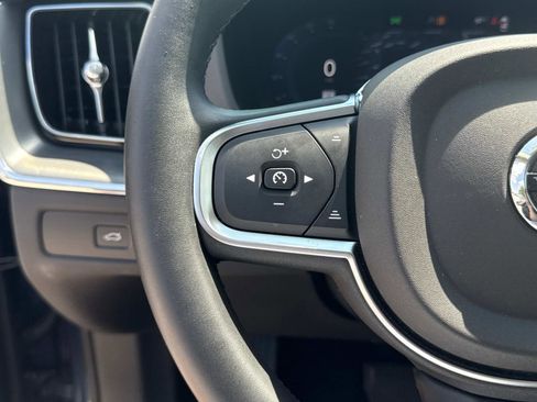 Used 2025 Volvo XC60 B5 Core w/ Climate Package image 31