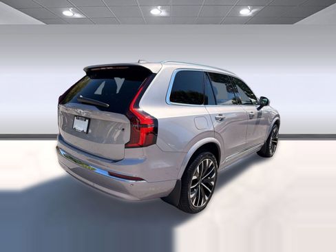 Used 2026 Volvo XC90 B6 Plus w/ Protection Package image 9