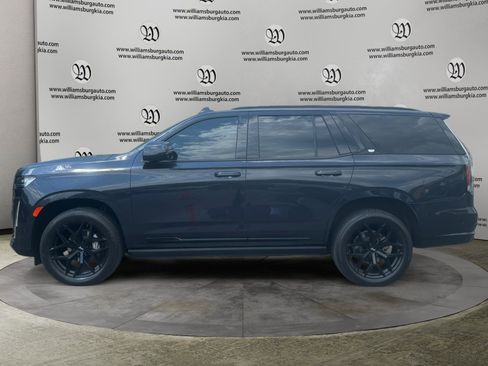 Used 2024 Cadillac Escalade Sport Platinum AWD/4WD image 2