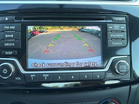 Used 2017 Nissan Sentra SV FWD image 21