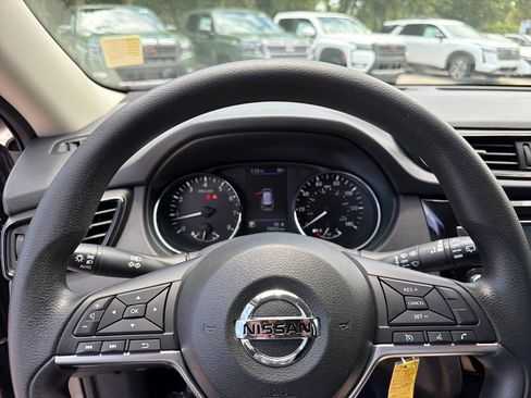 Used 2019 Nissan Rogue S FWD image 17