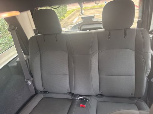 Used 2019 Jeep Wrangler Sport S image 16