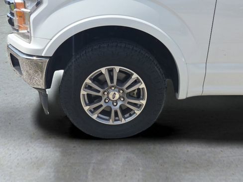 Used 2018 Ford F150 Lariat w/ Trailer Tow Package image 15