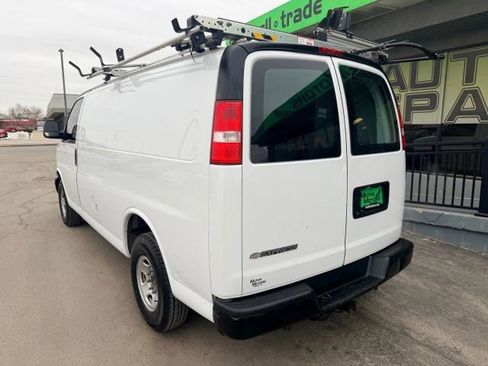 Used 2019 Chevrolet Express 3500 w/ Driver Convenience Package image 4