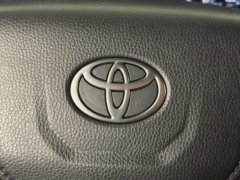 Used 2025 Toyota Tacoma TRD Off-Road AWD/4WD image 24