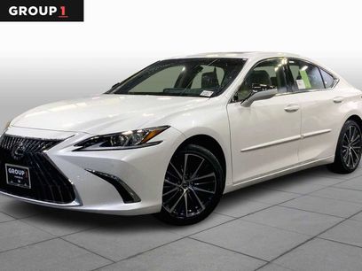 New 2025 Lexus ES 350 w/ Premium Package