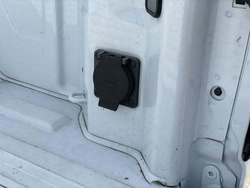 Used 2025 GMC Sierra 1500 SLT image 48