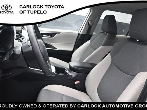 Used 2025 Toyota RAV4 XLE w/ Convenience Package FWD image 19