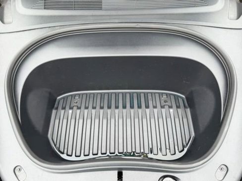 Used 2025 Tesla Model 3 image 18